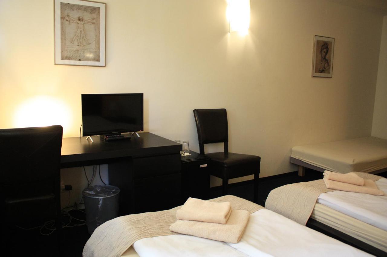 Hotel Premier トルナヴァ エクステリア 写真