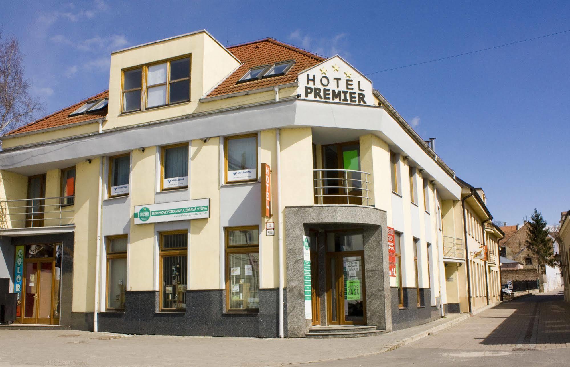 Hotel Premier トルナヴァ エクステリア 写真